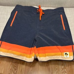 Men’s corona board short